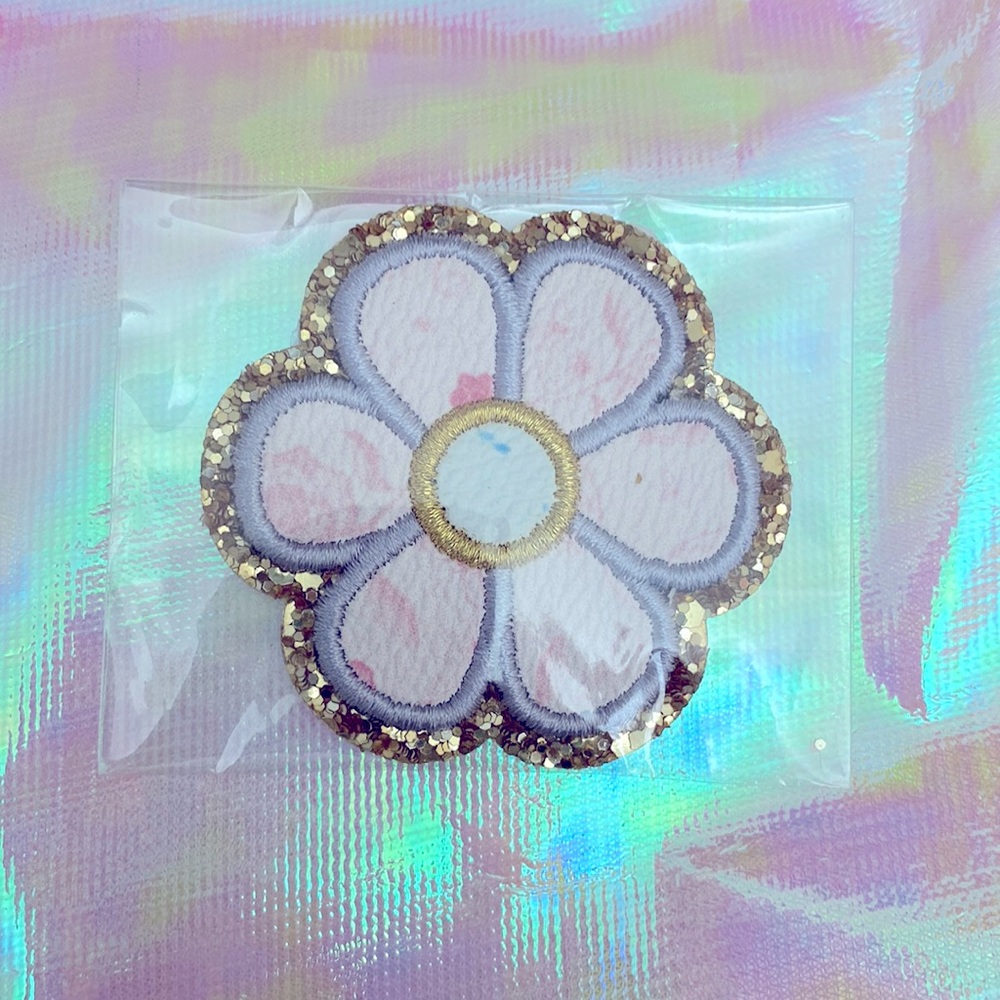 NWT SCL floral glitter daisy patch